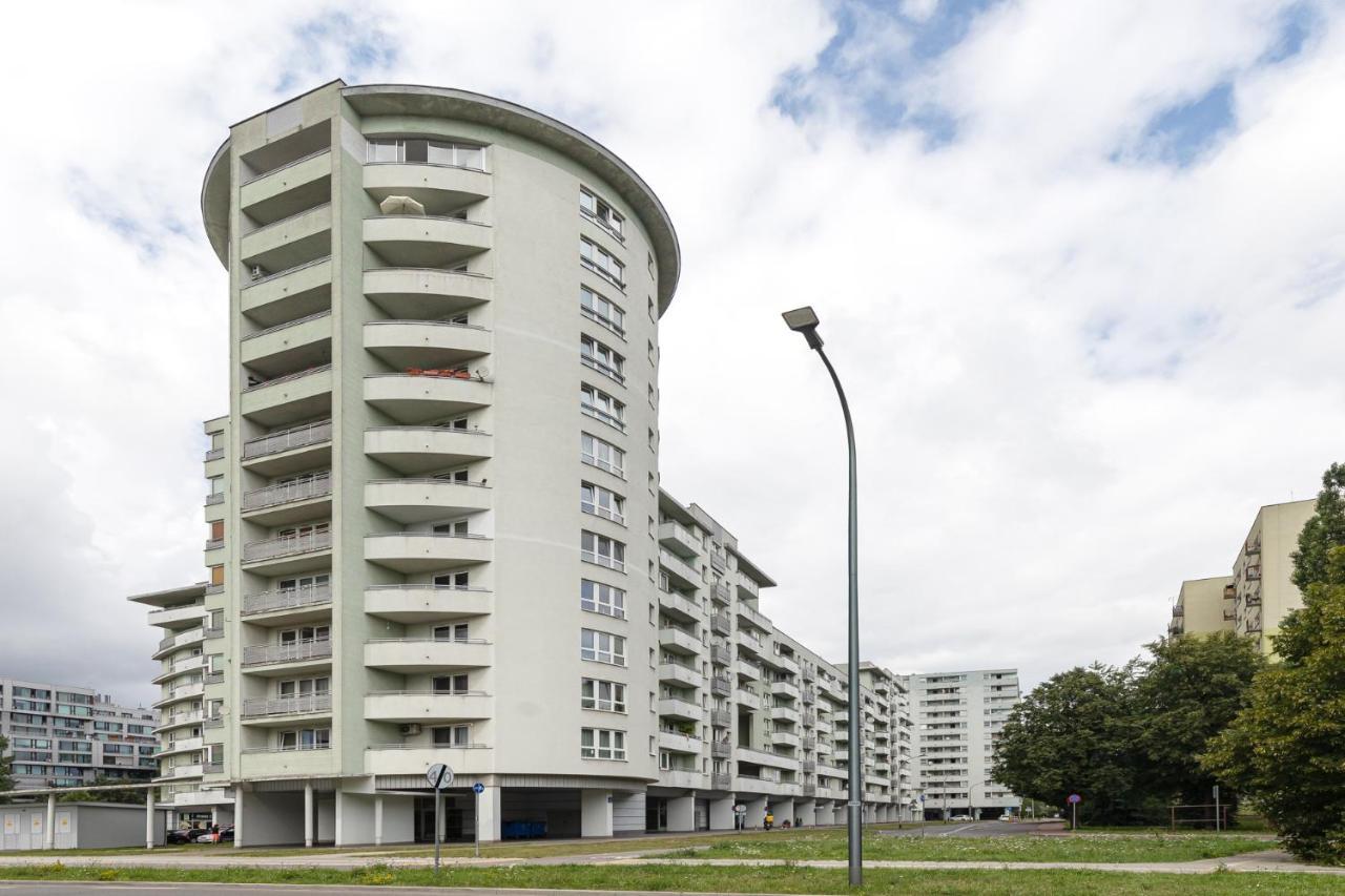 Sierpinskiego 1A - Studio With Balcony & Desk - Remote Work By Noclegi Renters Warszawa Eksteriør billede